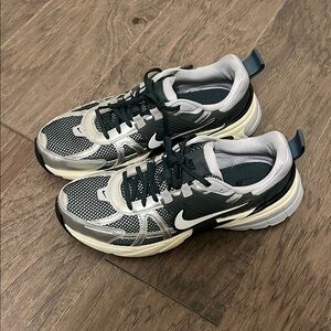 Nike V2K Running Shoes